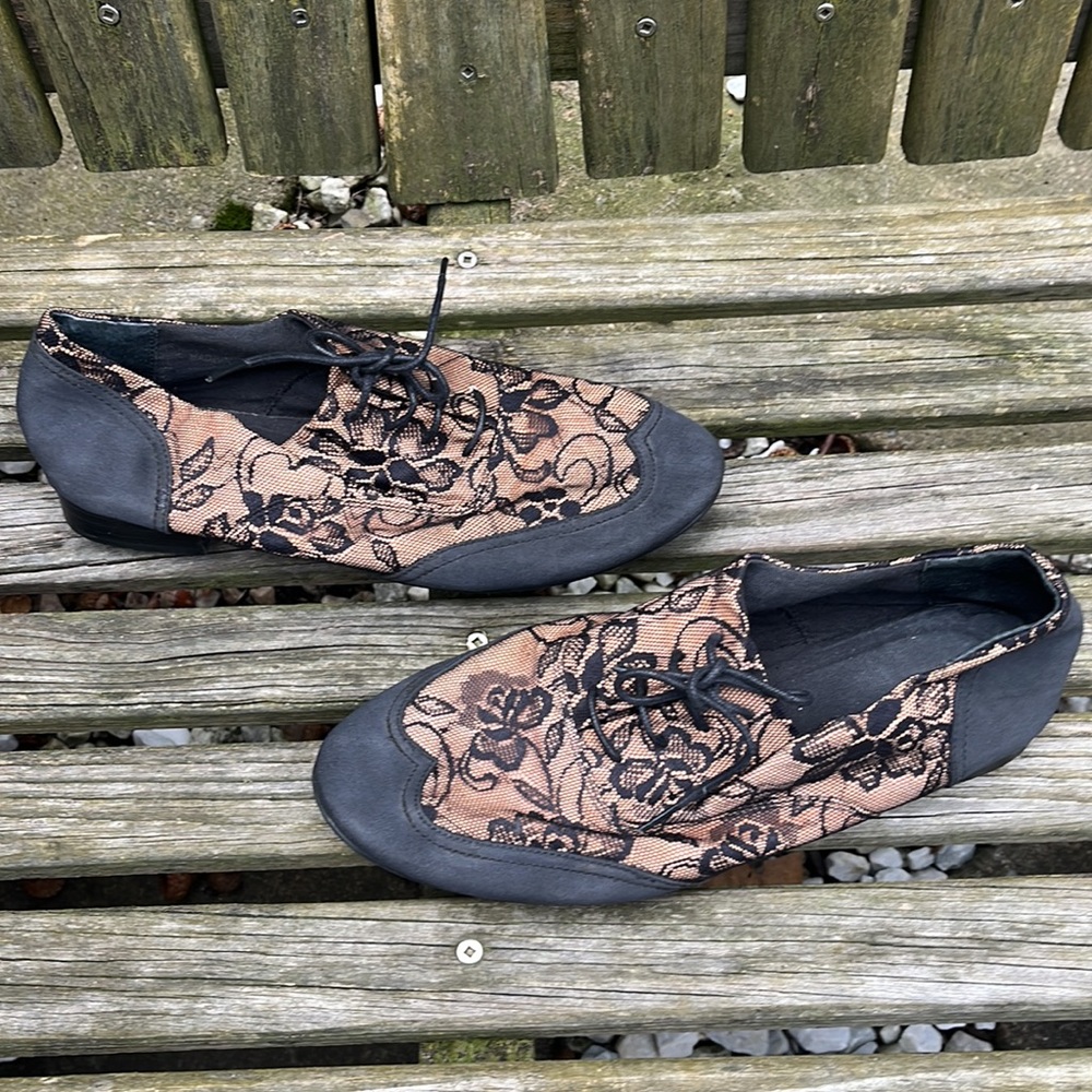 Womens Black and Beige Lace-Overlay Flats - originally purchased in UK - Picture 6 of 10
